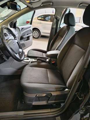 FORD-FOCUS-2011