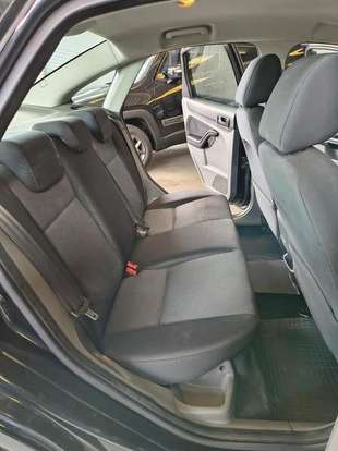 FORD-FOCUS-2011