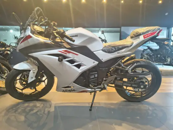 KAWASAKI NINJA 300 