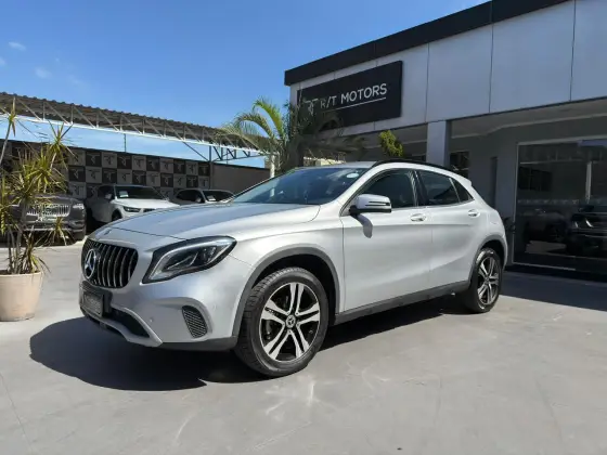 MERCEDES-BENZ GLA 200 1.6 CGI FLEX STYLE 7G-DCT