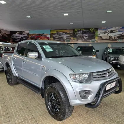MITSUBISHI L200 TRITON 3.5 HPE 4X4 CD V6 24V FLEX 4P AUTOMÁTICO