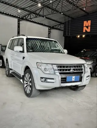 MITSUBISHI PAJERO FULL 3.2 HPE 4X4 16V TURBO INTERCOOLER DIESEL 4P AUTOMÁTICO