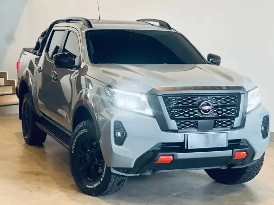 NISSAN FRONTIER 2.3 16V TURBO DIESEL PRO4X CD 4X4 AUTOMÁTICO