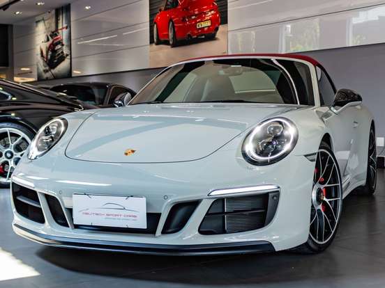 PORSCHE-911-2017
