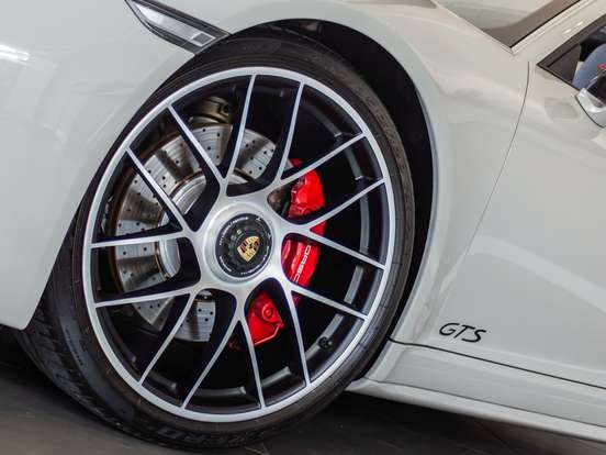PORSCHE-911-2017