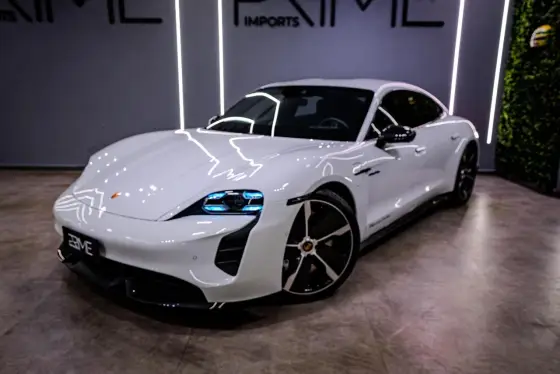 PORSCHE TAYCAN TURBO ELÉTRICO