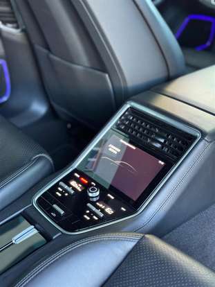 PORSCHE-PANAMERA-2018