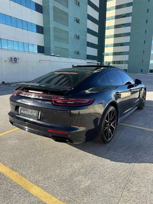 PORSCHE-PANAMERA-2018