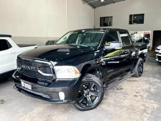 RAM-CLASSIC-5.7 V8 GASOLINA LARAMIE NIGHT EDITION CD 4X4 AUTOMÁTICO RAM-CLASSIC-2022