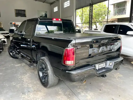 RAM-CLASSIC-5.7 V8 GASOLINA LARAMIE NIGHT EDITION CD 4X4 AUTOMÁTICO RAM-CLASSIC-2022