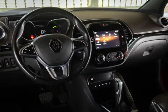 RENAULT-CAPTUR-2021