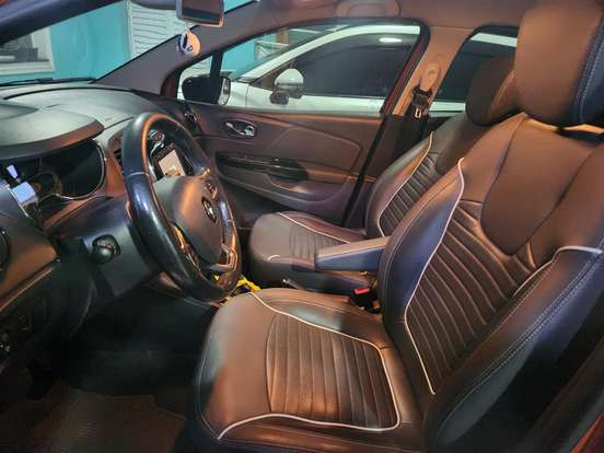RENAULT-CAPTUR-2017