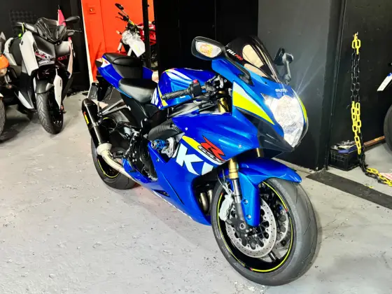 SUZUKI GSX-R750 