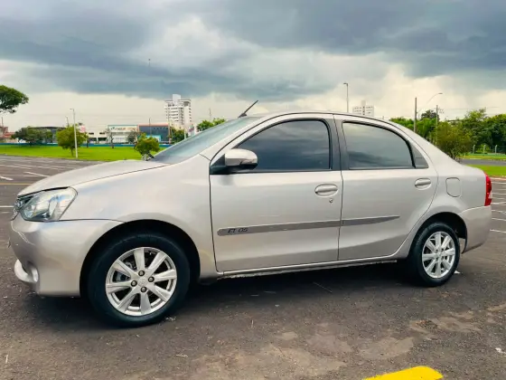 TOYOTA ETIOS 1.5 XLS SEDAN 16V FLEX 4P AUTOMÁTICO
