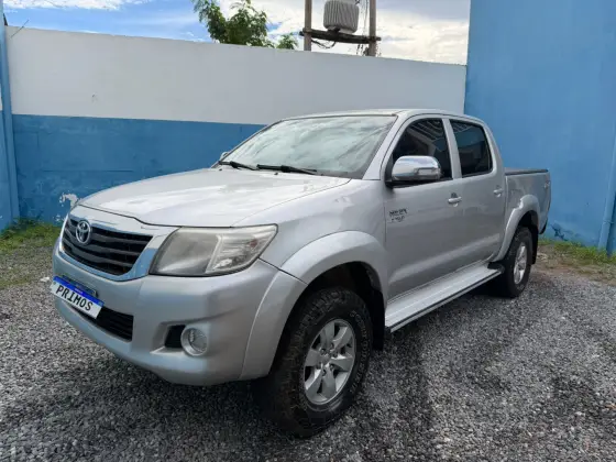 TOYOTA HILUX 2.7 SRV 4X4 CD 16V FLEX 4P AUTOMÁTICO TOYOTA HILUX 2.7 SRV 4X4 CD 16V FLEX 4P AUTOMÁTICO
