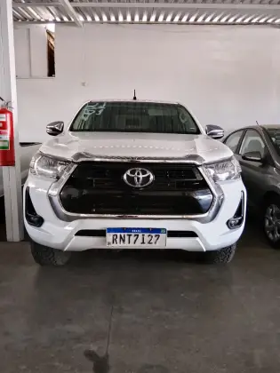 TOYOTA HILUX 2.7 VVT-i FLEX CD SRV 4X4 AUTOMÁTICO