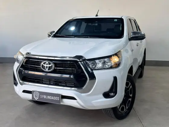 TOYOTA HILUX 2.8 D-4D TURBO DIESEL CD SR 4X4 AUTOMÁTICO
