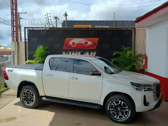 TOYOTA-HILUX-2.8 D-4D TURBO DIESEL CD SRX 4X4 AUTOMÁTICO TOYOTA-HILUX-2022