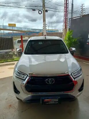 TOYOTA-HILUX-2022