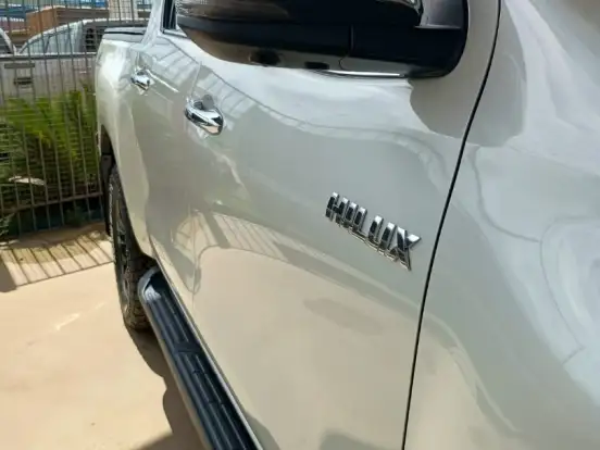 TOYOTA-HILUX-2.8 D-4D TURBO DIESEL CD SRX 4X4 AUTOMÁTICO TOYOTA-HILUX-2022