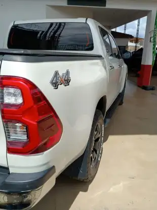 TOYOTA-HILUX-2022