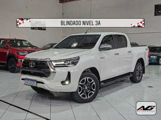 TOYOTA HILUX 2.8 D-4D TURBO DIESEL CD SRX LIMITED 4X4 AUTOMÁTICO