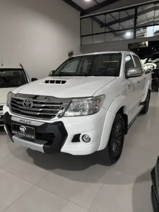 TOYOTA HILUX 3.0 SRV TOP 4X4 CD 16V TURBO INTERCOOLER DIESEL 4P AUTOMÁTICO TOYOTA HILUX 3.0 SRV TOP 4X4 CD 16V TURBO INTERCOOLER DIESEL 4P AUTOMÁTICO