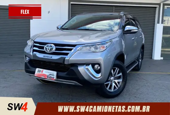 TOYOTA HILUX SW4 2.7 SR 4X2 16V FLEX 4P AUTOMÁTICO