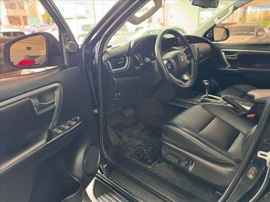 TOYOTA-HILUX SW4-2022