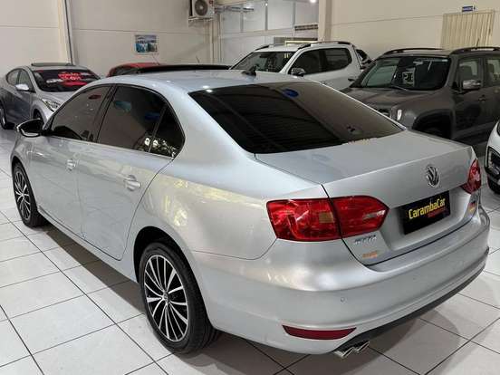 VOLKSWAGEN-JETTA-2.0 TSI HIGHLINE 200CV GASOLINA 4P TIPTRONIC VOLKSWAGEN-JETTA-2012