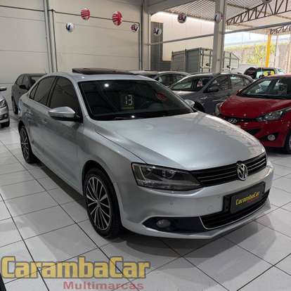 VOLKSWAGEN-JETTA-2012