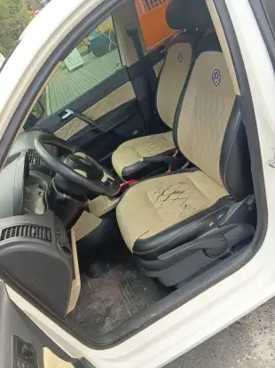 VOLKSWAGEN-POLO-2013