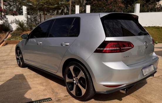 VOLKSWAGEN-GOLF-2017