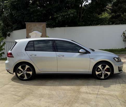 VOLKSWAGEN-GOLF-2017