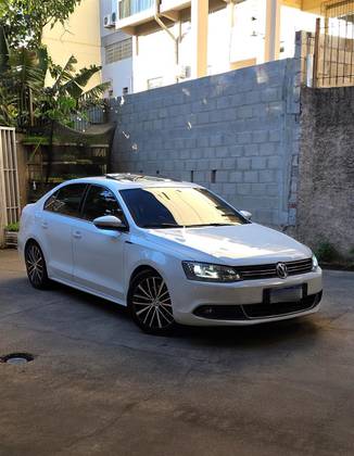 VOLKSWAGEN JETTA 2013 2.0 TSI HIGHLINE 200 HP GASOLINE 4-DOOR TIPTRONIC