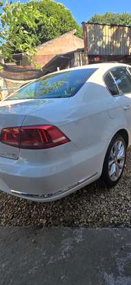 VOLKSWAGEN-PASSAT-2012