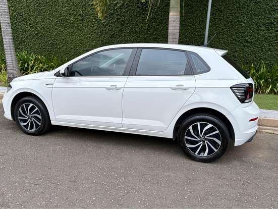 VOLKSWAGEN-POLO-2023