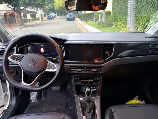 VOLKSWAGEN-POLO-2023