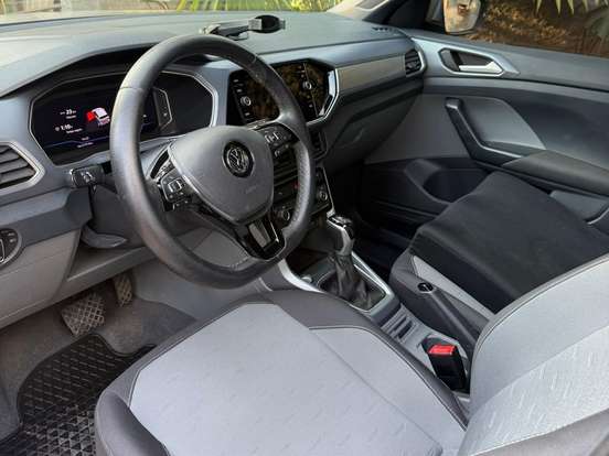 VOLKSWAGEN-T-CROSS-2020