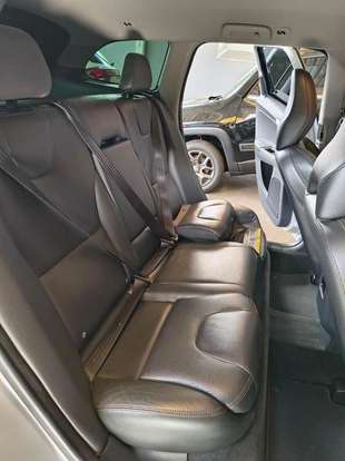 VOLVO-XC60-2015