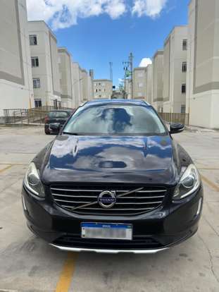 VOLVO-XC60-2015