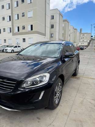 VOLVO-XC60-2015