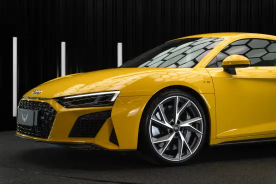 AUDI-R8-2020