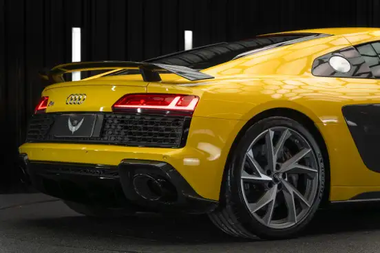 AUDI-R8-2020