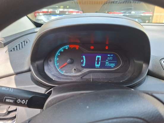 CHEVROLET-ONIX-2012