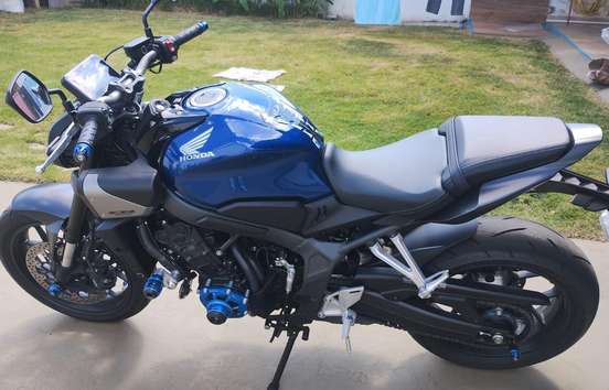 HONDA-CB 650R E-CLUTCH-2025