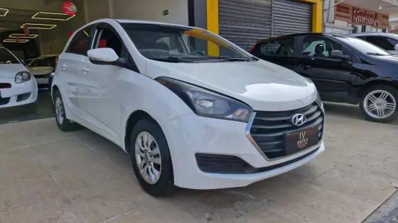 HYUNDAI HB20 1.0 COMFORT PLUS 12V FLEX 4P MANUAL HYUNDAI HB20 1.0 COMFORT PLUS 12V FLEX 4P MANUAL
