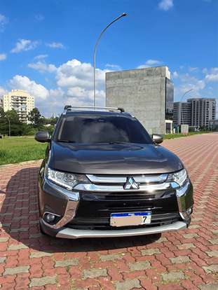 MITSUBISHI-OUTLANDER-2018