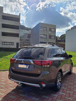 MITSUBISHI-OUTLANDER-2018