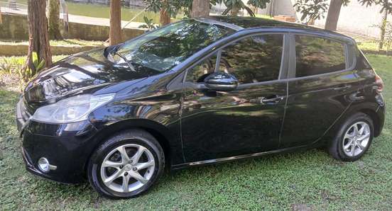 PEUGEOT-208-2013
